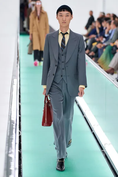 Look 80